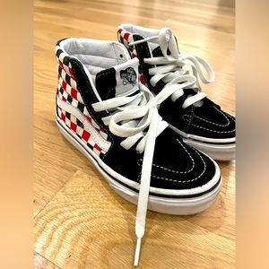 Vanns high top sneakers size 13 kids